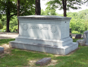 Grave of Joseph Smith III, Mound Grove Cemetery. Photo by Kenneth Mays.