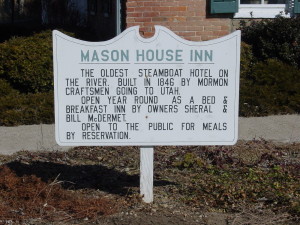 Sign noting that the Mason House Inn at Bentonsport was built by Mormons heading west. Photo by Kenneth Mays.